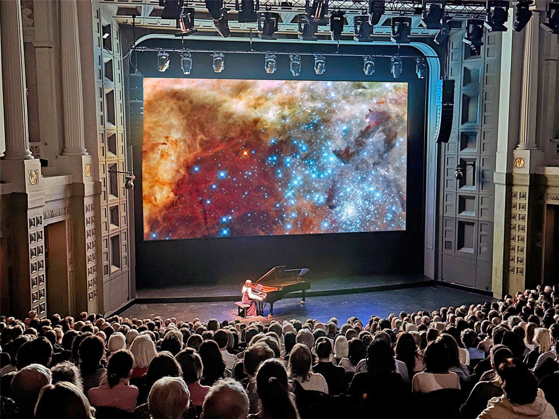Mona Asuka spielt live die Musik von Johann Sebastian Bach. Foto: MünchenMusik