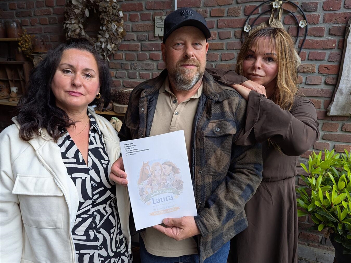Monika Kamp (rechts) erhält bei ihrem Vorhaben tatkräftige Unterstützung von ihrer Familie und Freunden. Foto: J. Kurschatke