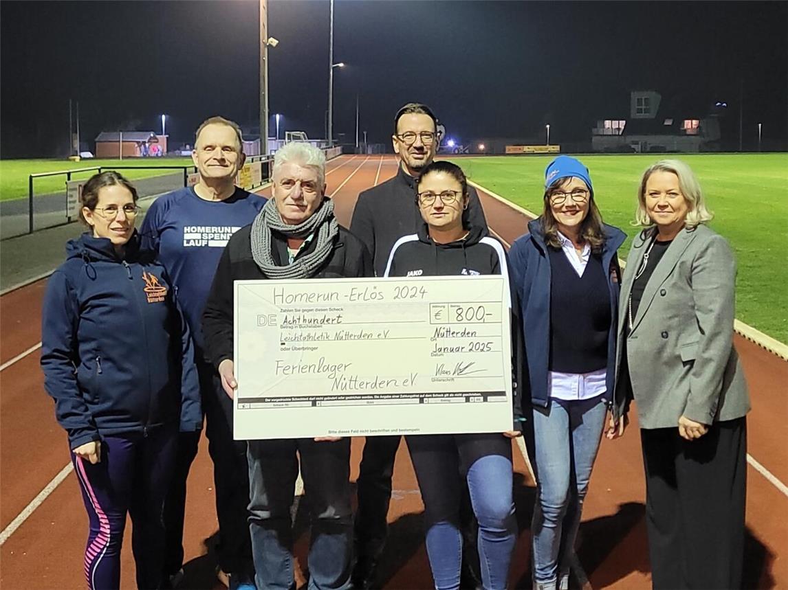 Nach Abstimmung im Vorstand, wurde das Ferienlager Nütterden für die diesjährige Spende ausgewählt. Die Spendenübergabe ist bereits erfolgt. Foto: Leichtathletik Nütterden