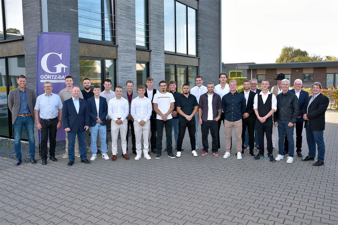 "Auszubildende Baugewerbeinnung Abschlussfeier Gesellenstand, Gruppenfoto, Rüdiger Dehnen"