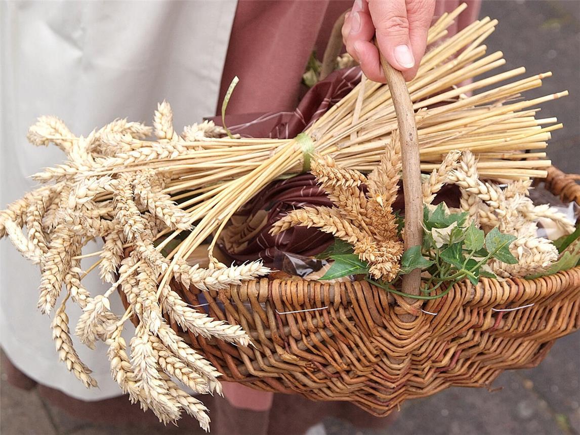 Nach dem Gottesdienst besteht die Möglichkeit zum Austausch