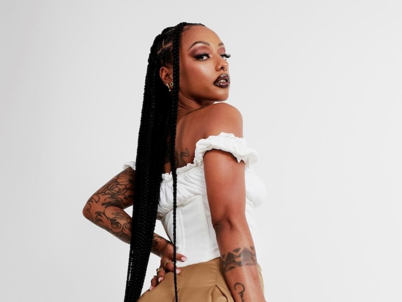 Nachdem sie mit ihrem Auftritt im Jahr 2025 bereits die San Hejmo Party Stage zum Eskalieren brachte, kehrt Nura am Samstag zurück. Foto: Tatsiana Tribunalova