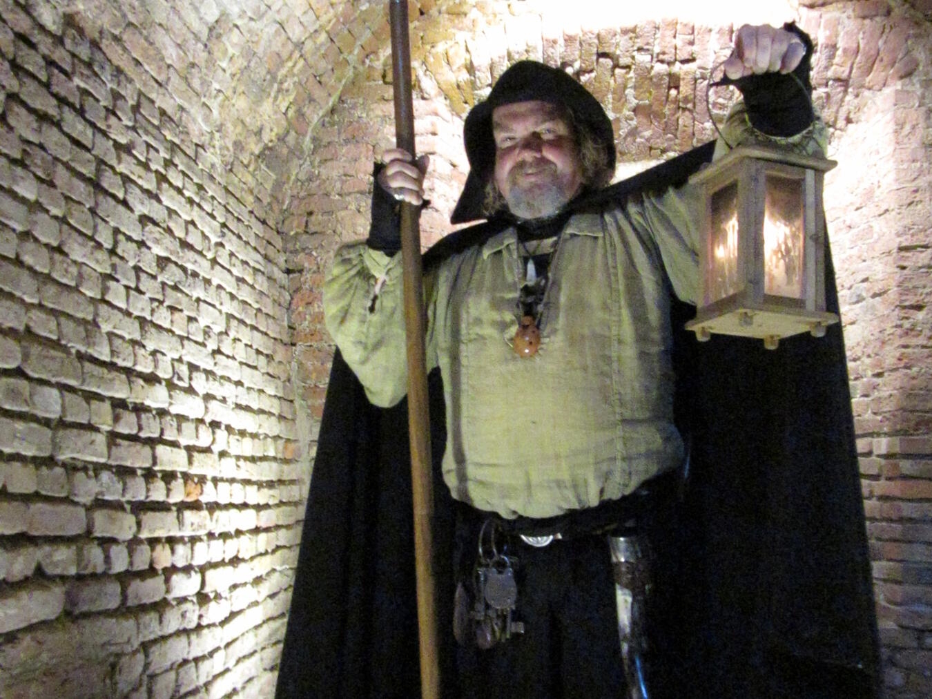 "Nachtwächter Heinz Wellmann in Rees bei Nacht, historische Stadtführung"