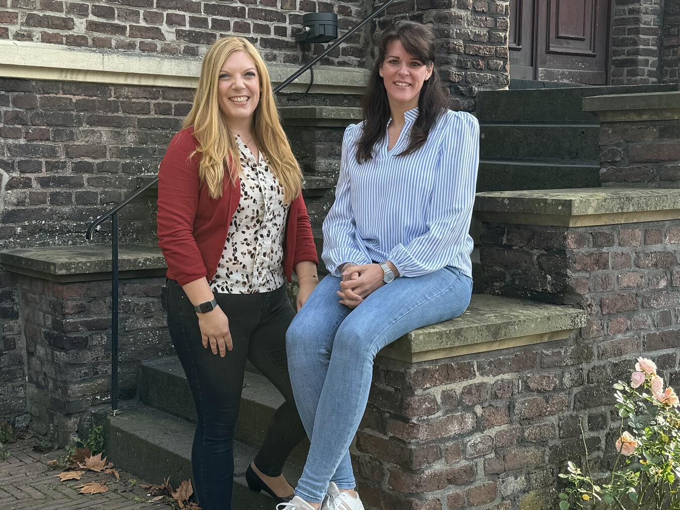 Nadine Schönfelder (l., Gleichstellungsbeauftragte) und Tanja Angenendt (r., Inklusionsbeauftragte) rufen zur Teilnahme am Zukunftsworkshop auf. Foto: Stadt Geldern