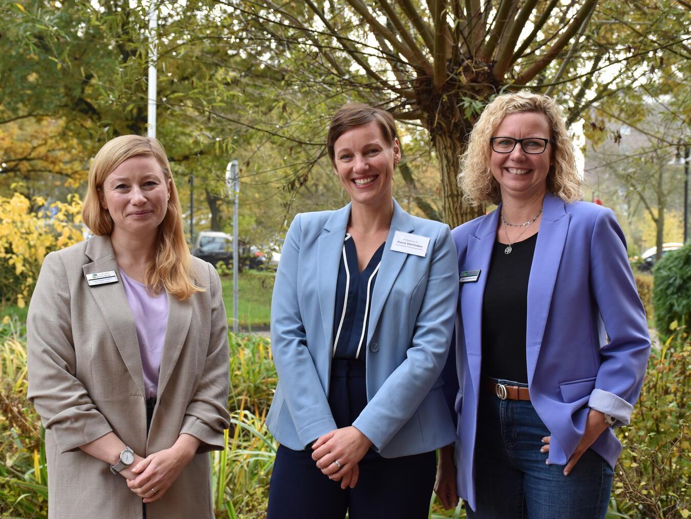 Nahmen am Treffen teil (v.l.): Ina Küpperbusch (Netzwerkkoordinatorin), Prof. Dr. Karla Verlinden (Katholische Hochschule NRW) und Ines Leuchtenberg (Leiterin der Fachstelle Psychiatrie Koordination Kreis Wesel). Foto: privat