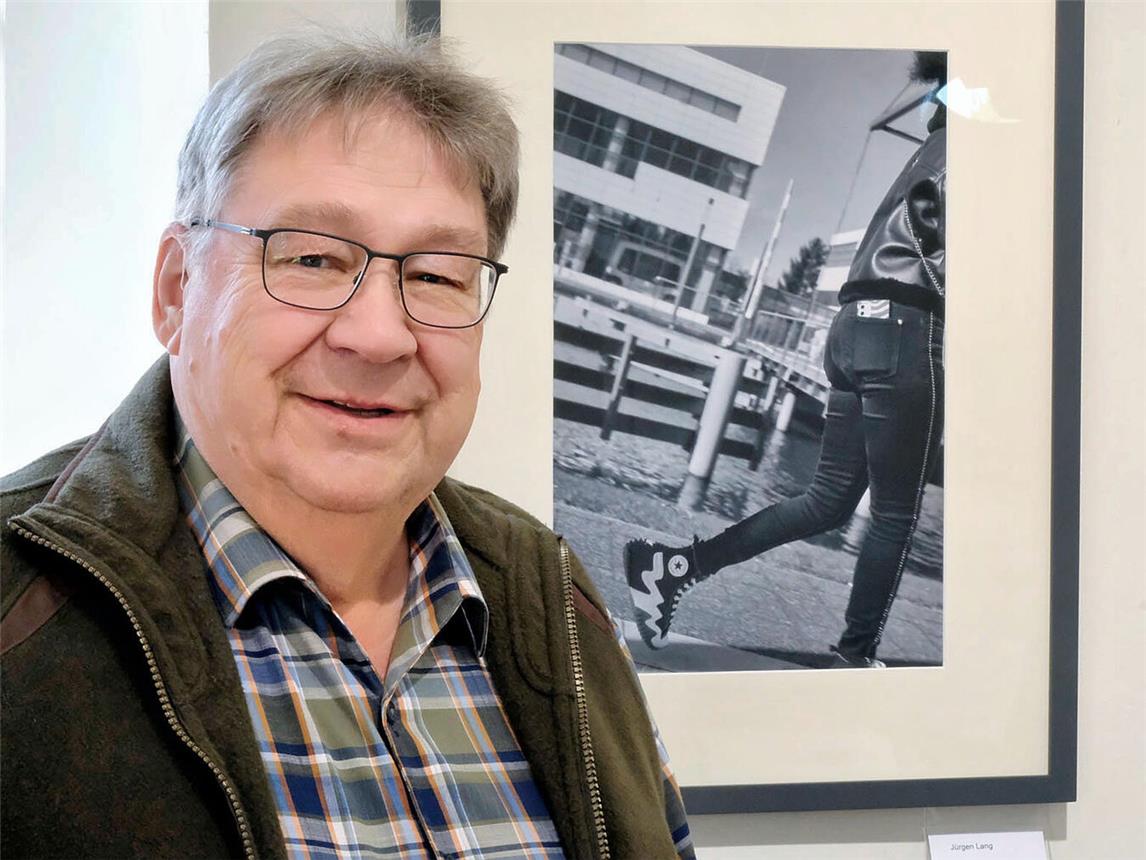 Neues Ehrenmitglied: Jürgen Lang mit „Walk“. NN-Foto: Rüdiger Dehnen