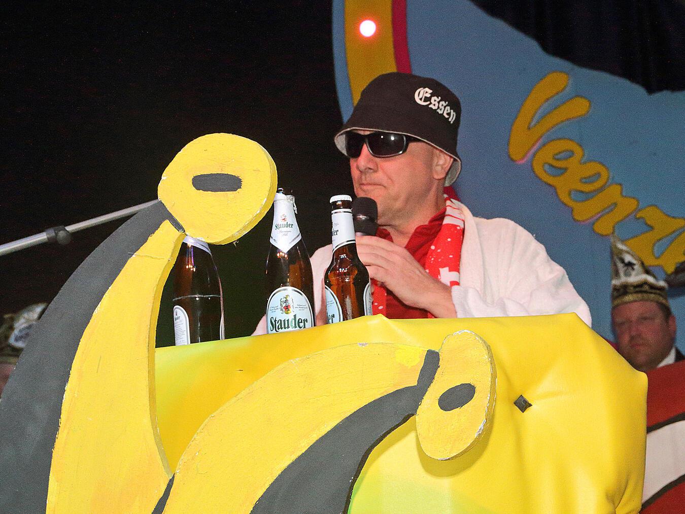 Nico Stölzer, der Botschafter aus Essen, war bestens informiert über Veener Ereignisse und Alpener Lokalpolitik. NN-Foto: Theo Leie