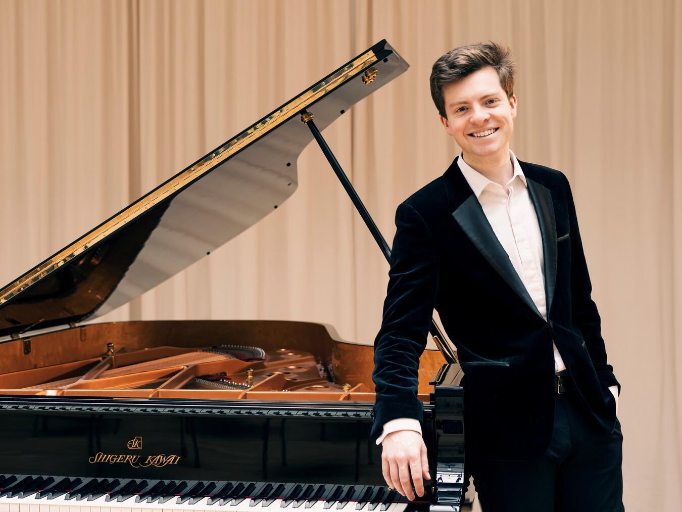 Nicolas Absalom aus Belgien spielt am Freitag, 1. August, im Bürgerhaus in Rees. Foto: Alexandra Muench