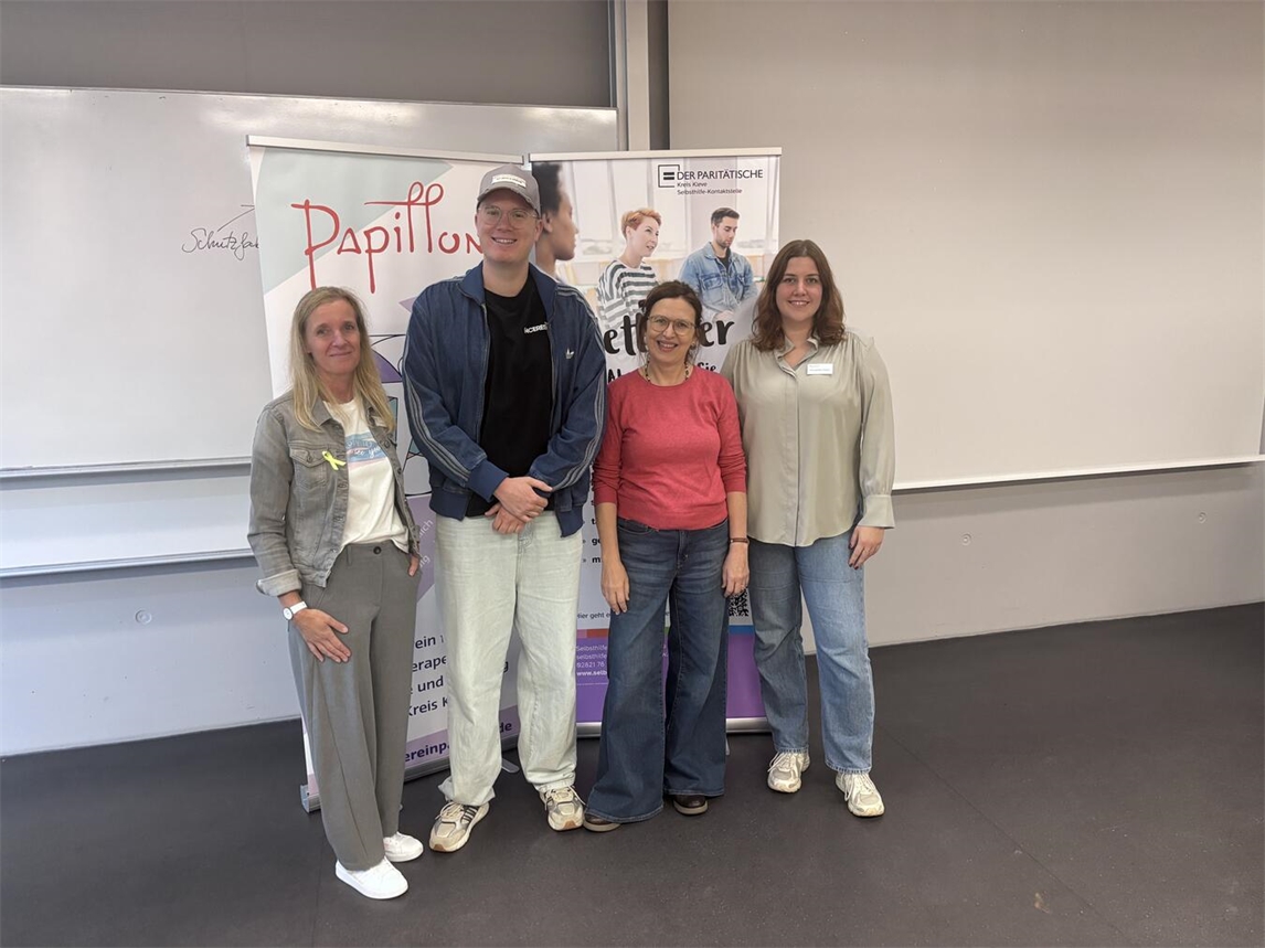 "Nicole Ritter, Tobias Budde, Dr. med. Sonja Baumsteiger und Franziska Rütjes, Teamfoto, Paritätischer Kreis Kleve"