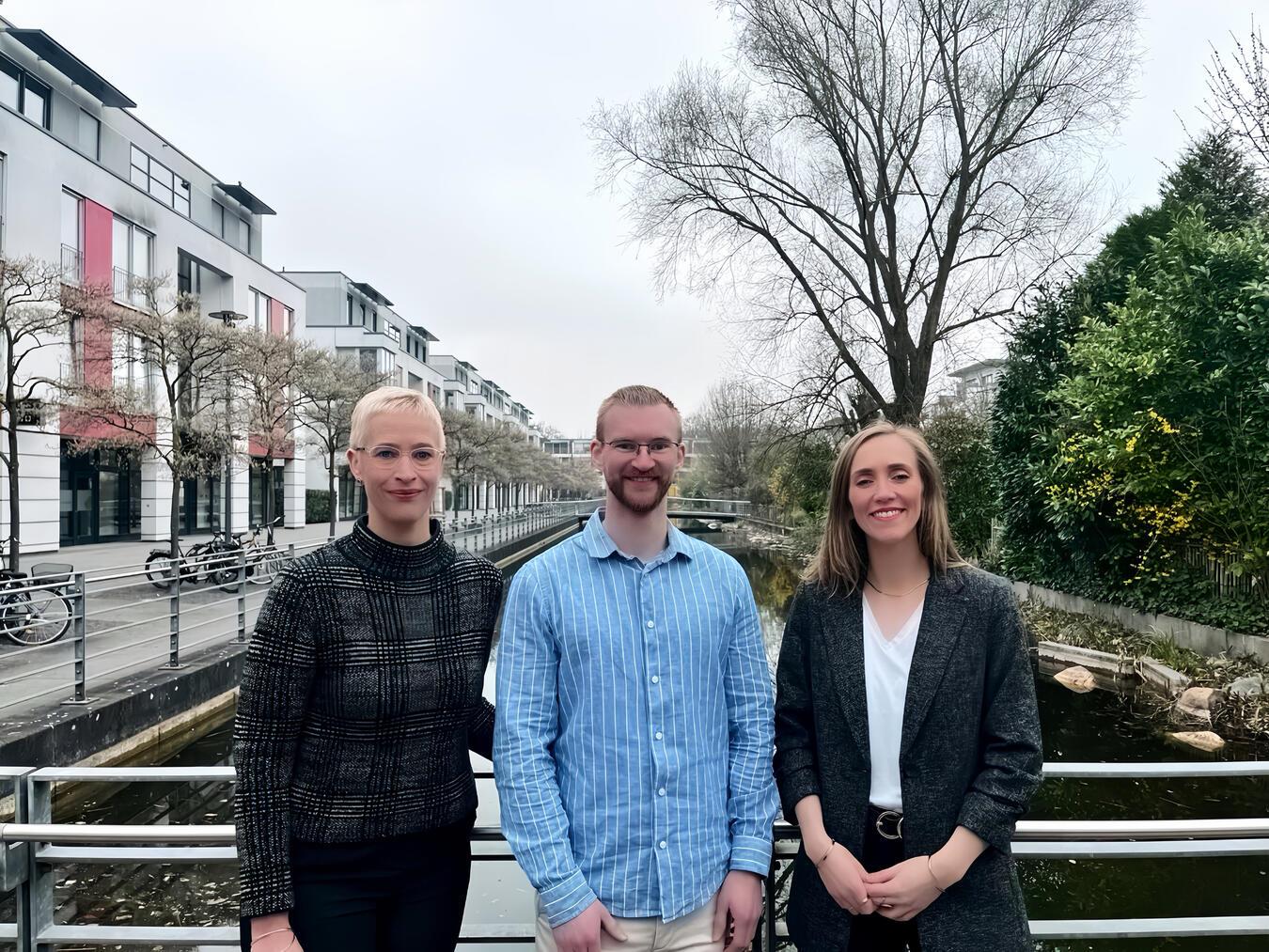 Nina Bauer, Alexander Weßling und Svenya Scholl von der „LeAn GmbH“ unterstützen bei der Implementierung von „LeAn“ (v.l.n.r.). Foto: LeAn