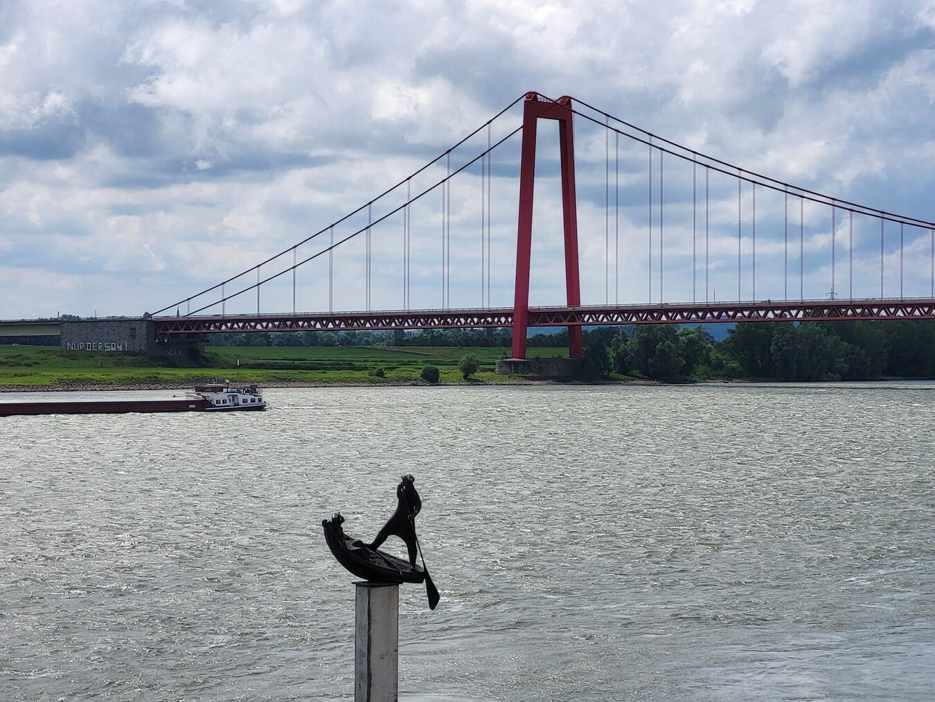 Vollsperrung der Emmericher Rheinbrücke ab 30. Juli NN-Foto: MB
