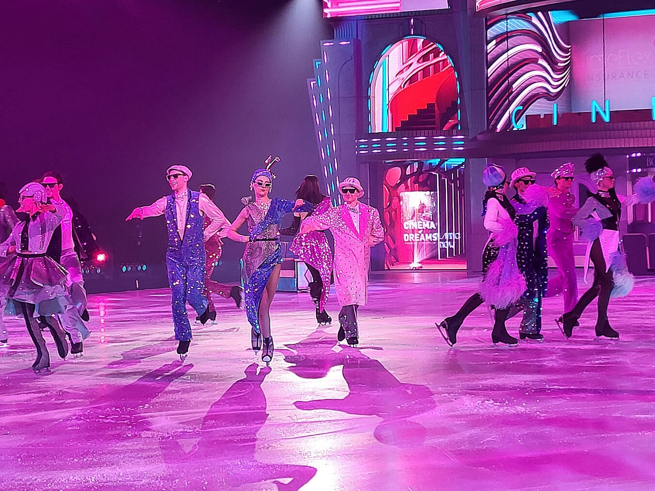 Noch bis Sonntag gastiert "Holiday on Ice" mit der Show "Cinema of Dreams" in Gr...