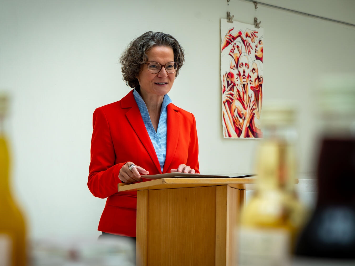 "Ina Scharrenbach spricht im Koenraad-Bosman-Museum, Rees, NRW-Ministerin Ansprache"