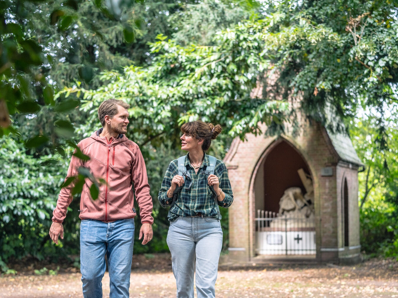 Ob auf dem großen Kreuzweg oder in der näheren Umgebung: auch im Winter lädt Kevelaer zu Spaziergängen und Wanderungen ein. Foto: Dennis Stratmann