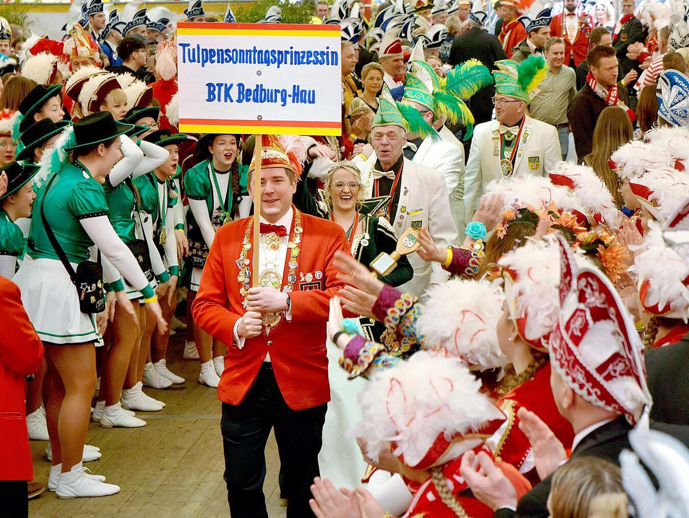 Ob Festzelt oder Altenheim: Tina II. brennt für den Karneval. NN-Foto: Rüdiger Dehnen