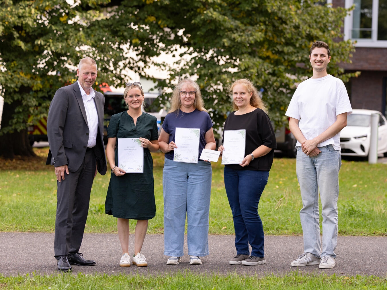 "Offizielle Urkundenübergabe im Rathaus mit Bürgermeister Markus Dahmen und Team, Foto Stadt Kleve"