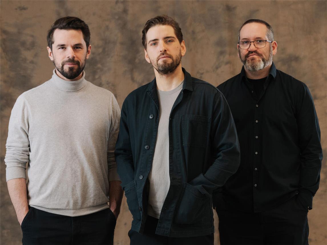 Ohne genau festgelegte Arrangements begeistert das Pablo Held Trio bei seinen Konzerten. Foto: L. Zhang