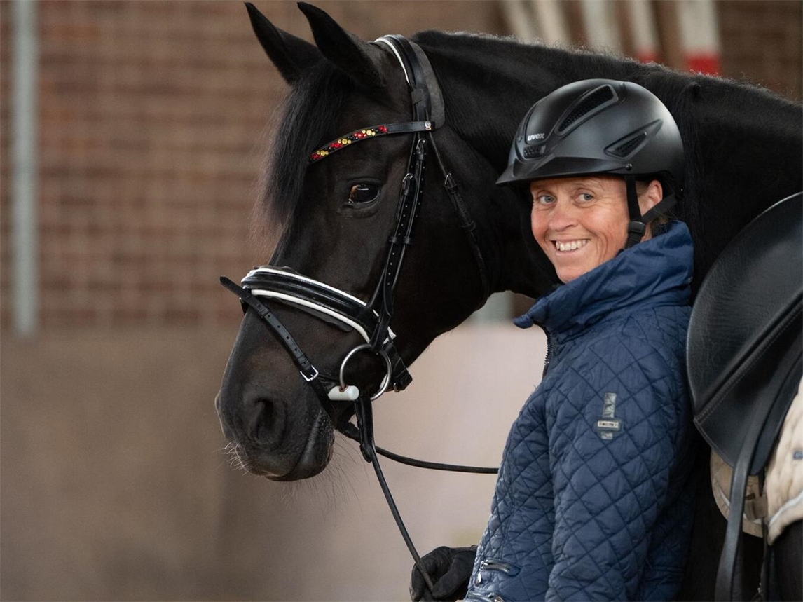 "Paralympics-Star Regine Mispelkamp beim DMSG-Ortsverein Geldern Treffen"