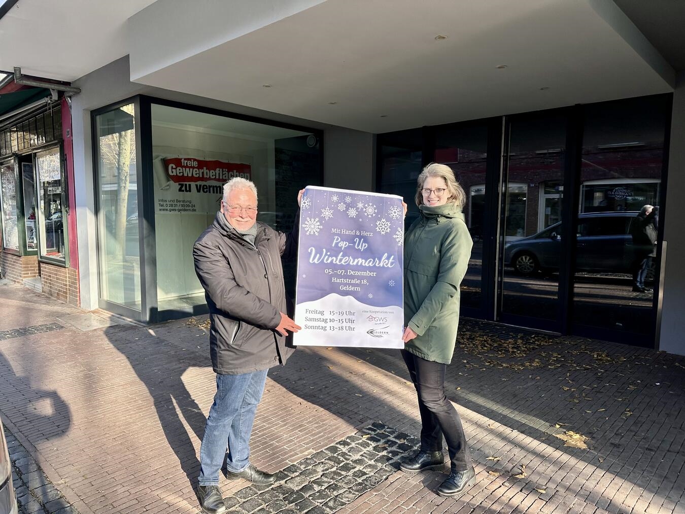 Paul Düllings (Geschäftsführer GWS) und Citymanagerin Anne Klatt freuen sich auf den Pop-Up-Wintermarkt.Foto: Stadt Geldern/Terhorst