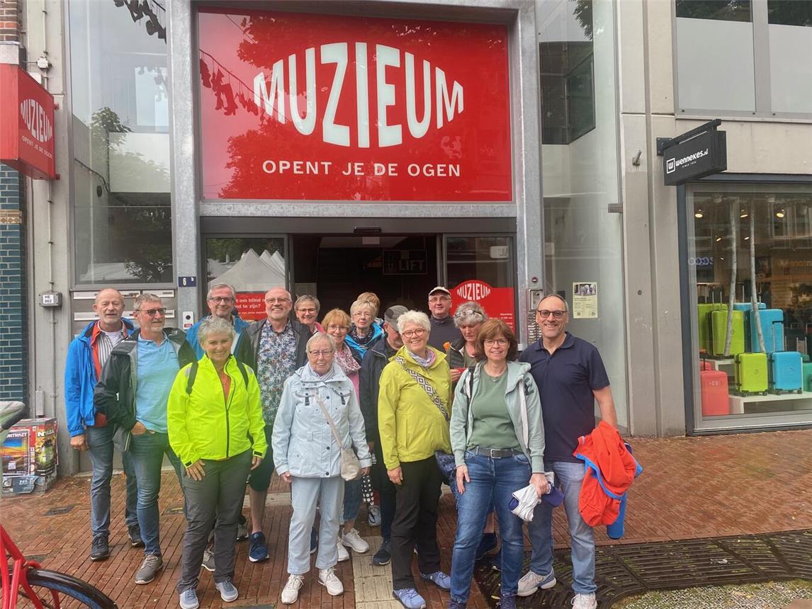 Per Fahrrad gelangen die Mitglieder der Kolpingsfamilie Kevelaer nach Nimwegen.Foto: Antonius Kamps 