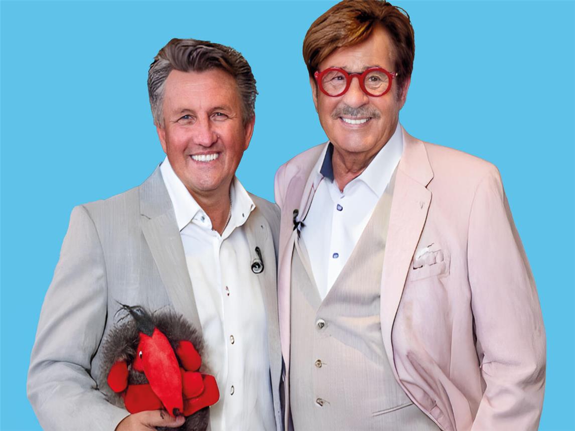 Peter Grimberg und Jörg Draeger (v. l.) erinnern – gemeinsam mit dem „Zonk“ – an die goldenen Zeiten des Fernsehens. Foto: Wolkenschloss