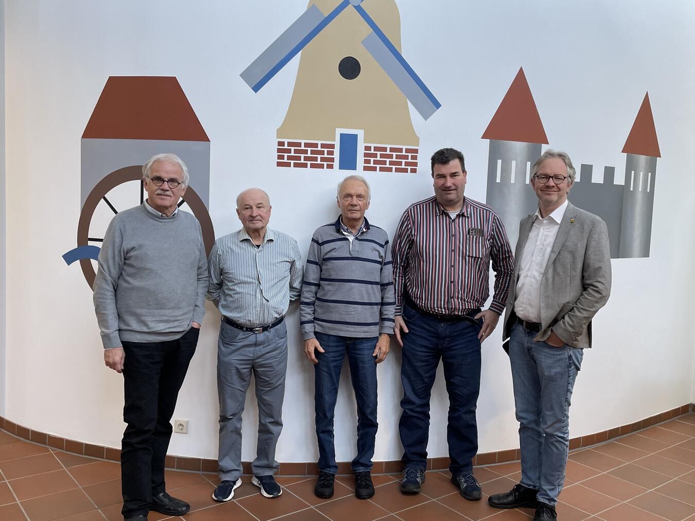 Peter Luyven, Gustaaf Gijsemans, Hans Maesmanns, Wilfried Küsters und Paul Hoene (v.l.).Foto: Gemeinde Wachtendonk