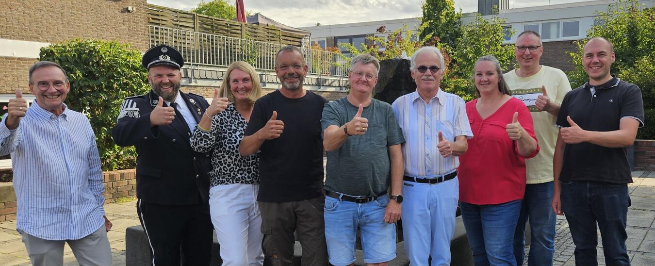 Peter Philipps, Vorsitzender der Sußmann-Stiftung (l.), freut sich mit den Vereinsvertretern über die Bewillugung ihrer Anträge.Foto: privat