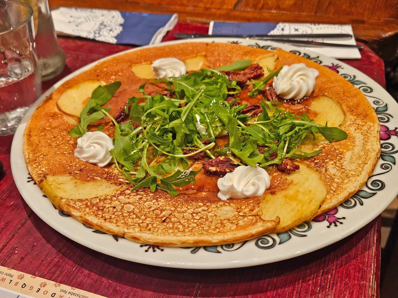 Ein Freizeitpark mit Seele Pfannkuchen gehört zu einem Besuch in den Niederlanden dazu. Im Park gibt es die zum Beispiel in allen Variationen bei Polles Keuken. NN-Foto: vs