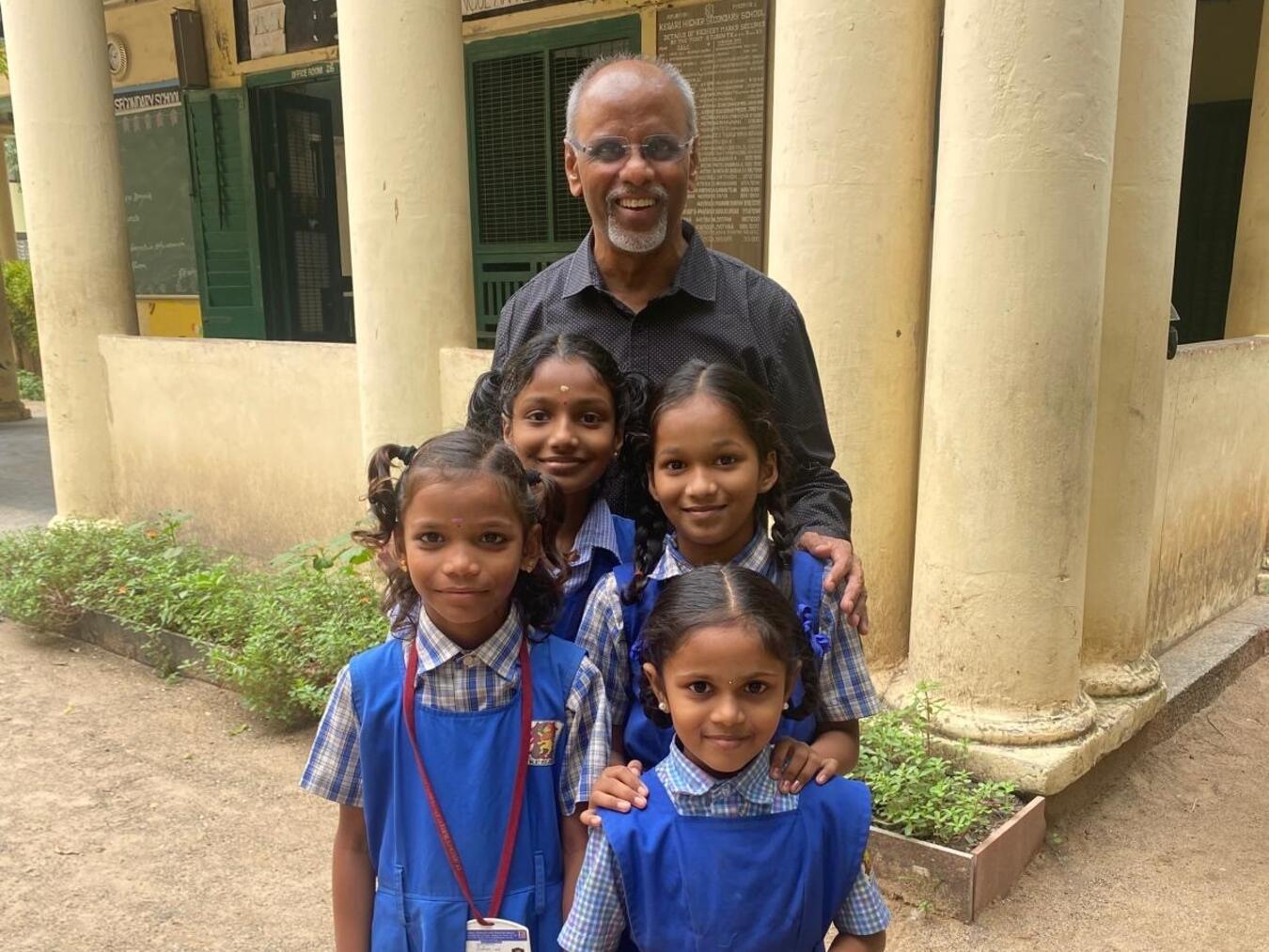 Pfarrer Charles Rayamit im Karunai-Haus in Indien.