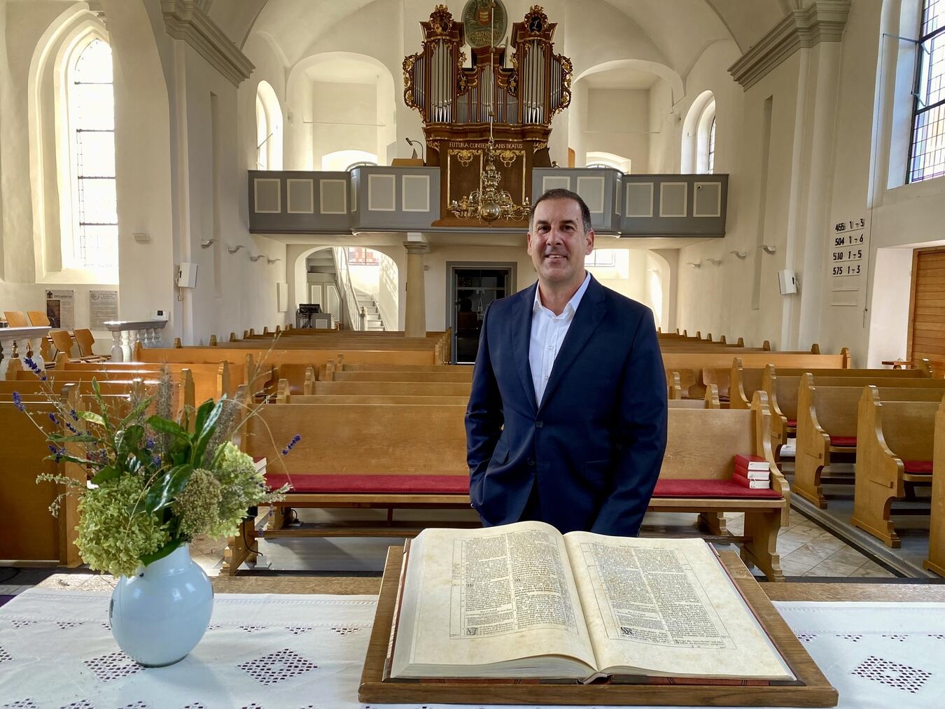 Pfarrer Florian Specht in der Evangelischen Kirche in Alpen. Foto: Kirchenkreis Moers
