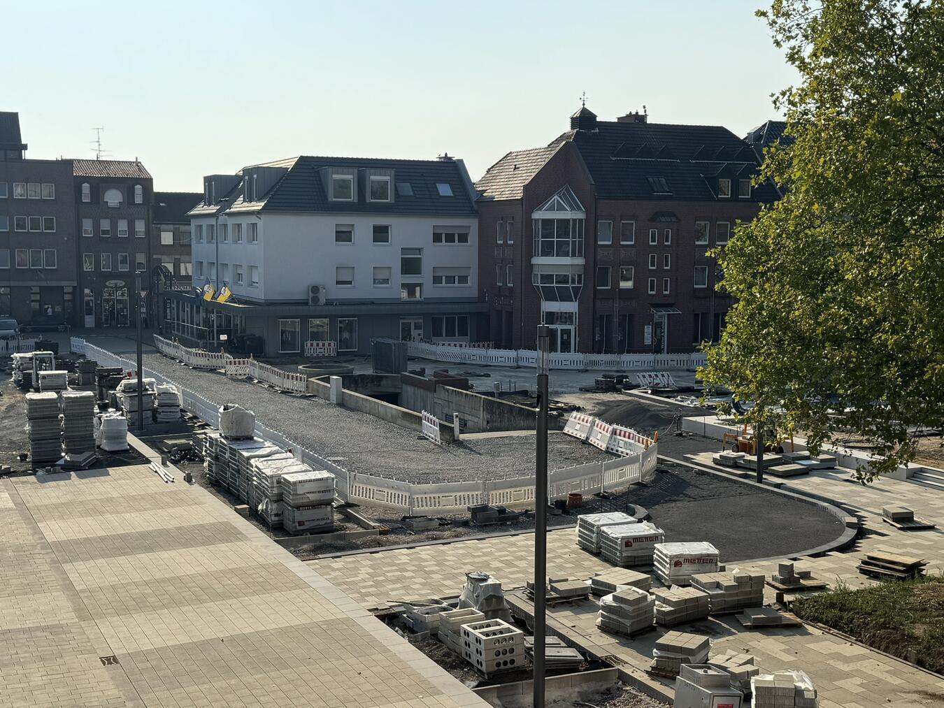 Pflasterarbeiten im Zufahrtsbereich der Tiefgarage PPP, © Wallfahrtsstadt Kevelae