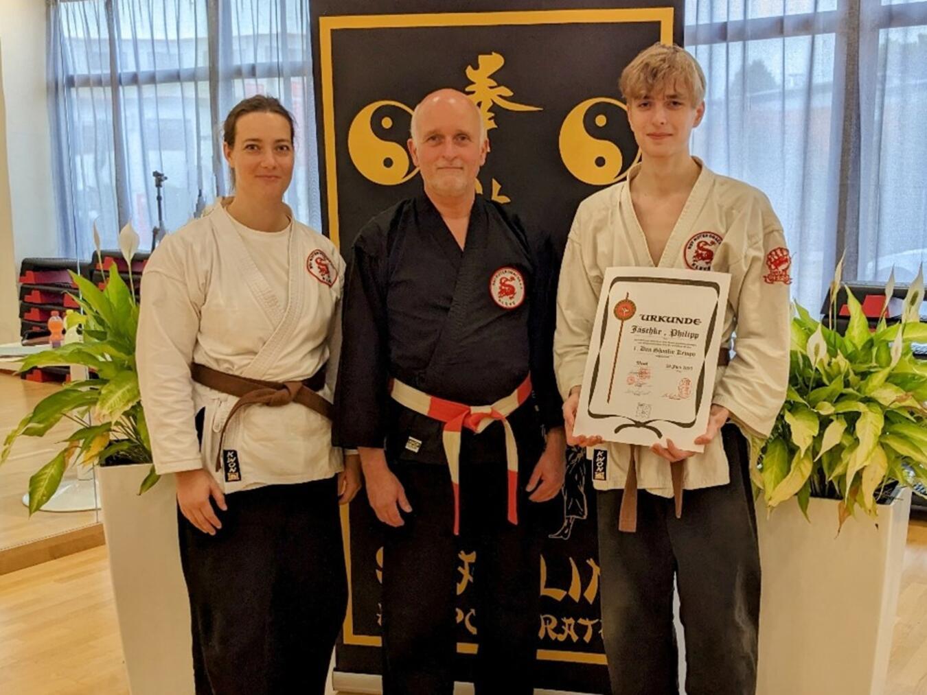 Philipp Jäschke mit Trainingspartnerin Anna Kurth überzeugte mit einer gelungenen Performance die Prüfer. Foto: Heinz-Jürgen Naß