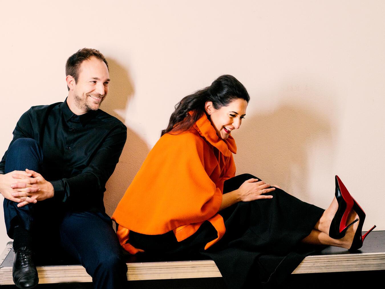 Improvisationen und ein Weltklasse-Bariton Pianist Herbert Schuch musiziert im Oktober mit seiner Ehefrau und Duopartnerin Gülru Ensari Werke für Klavier vierhändig. Foto: Felix Broede