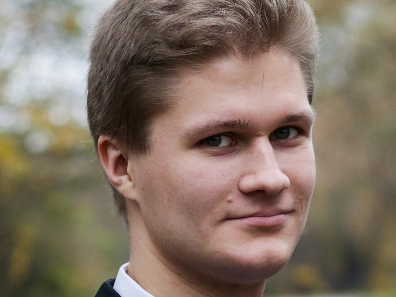 "Piotr Sołtysik spielt Chopin, Szymanowski, Brahms, Prokofiev am Flügel; Konzertfoto von Aldona Piekarska."