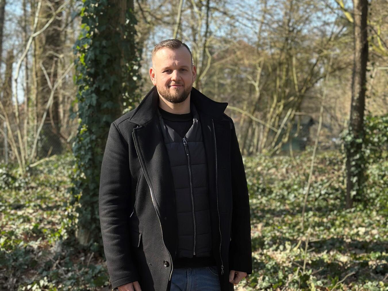 Genesungsbegleiter: Wo die eigene Krise anderen hilft Pierre Lücking arbeitet seit fünf Jahren als Genesungsbegleiter in der LVR-Klinik Bedburg-Hau. Foto: LVR-Klinik Bedburg-Hau