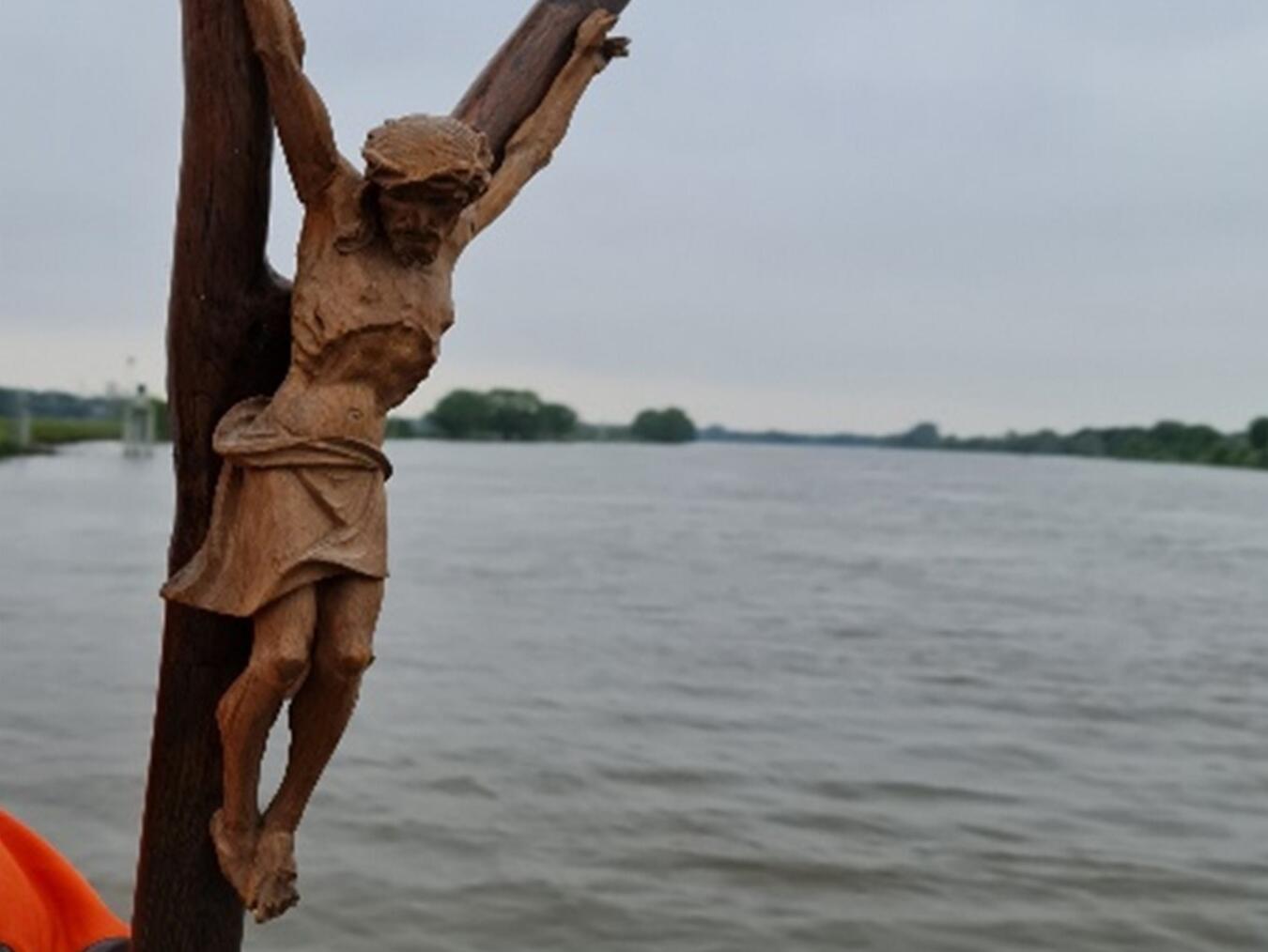 Pilger auf der Maasfähre.Foto: privat