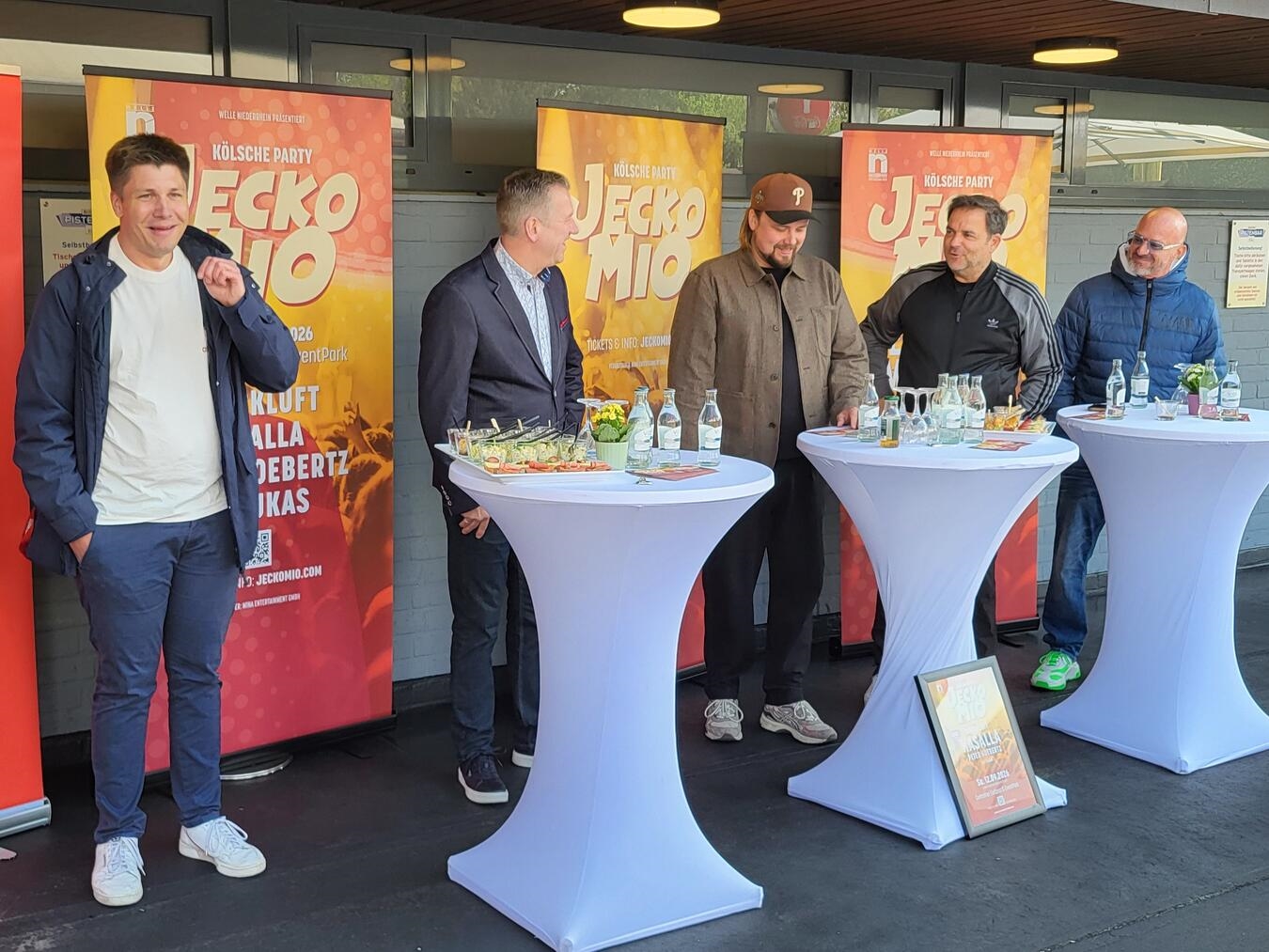 Pressegespräch zu „Jeckomio“ 2026 im Grefrather Eissportpark mit Kölsch, Schoenmackers, Hoebertz, Rütter, Steves. Foto: Michael Bühs