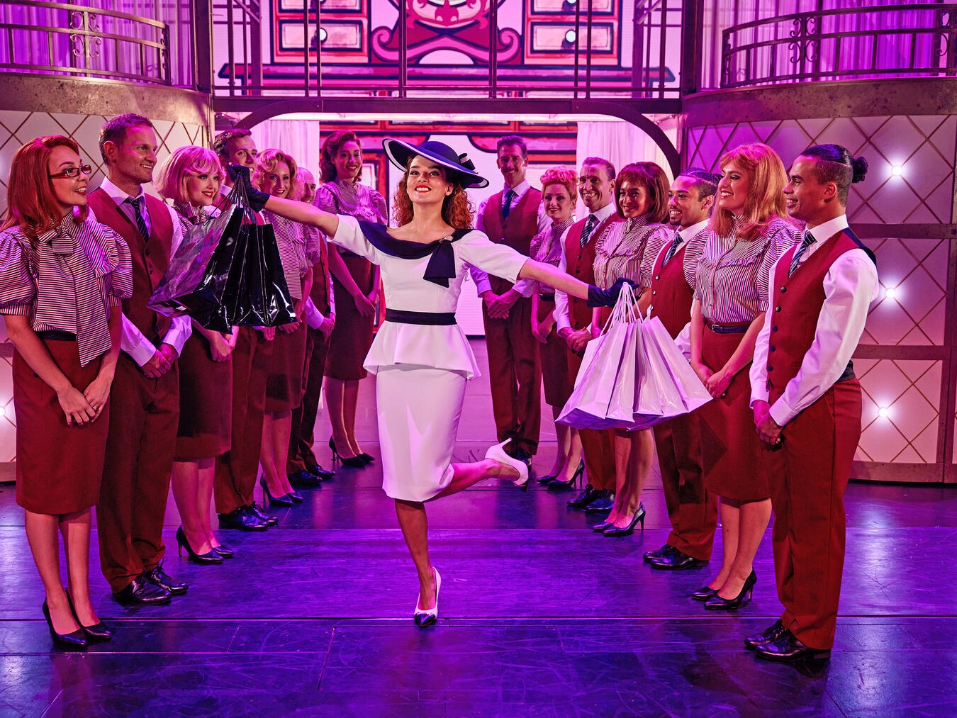 Pretty Woman erobert das Metronom Theater Pretty Woman öffnet Türen zu einer Welt, in der Magie und Sehnsucht Hand in Hand gehen und die Liebe eine überwältigende Kraft entfaltet, die niemals verblasst. Fotos: William Rutten