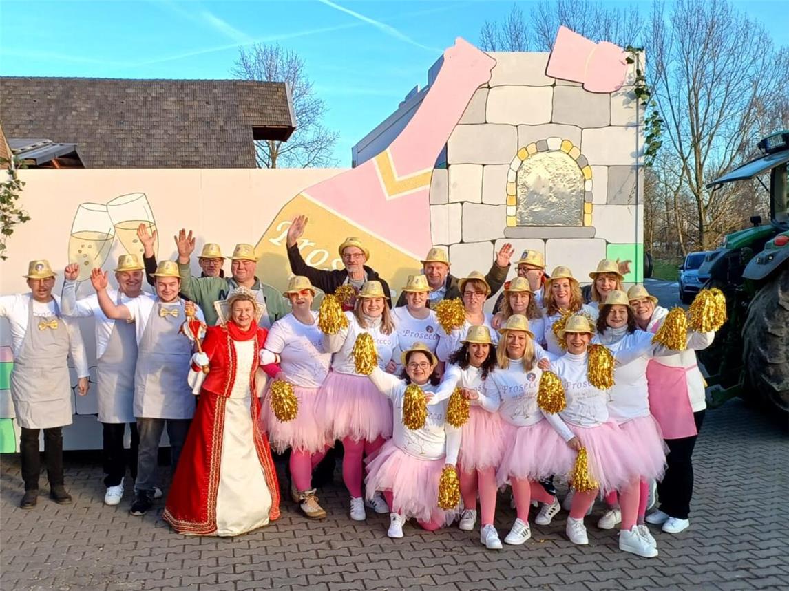 Prinzessin Antje I. mit ihrem Gefolge und dem Prinzessinnenwagen. Foto: privat