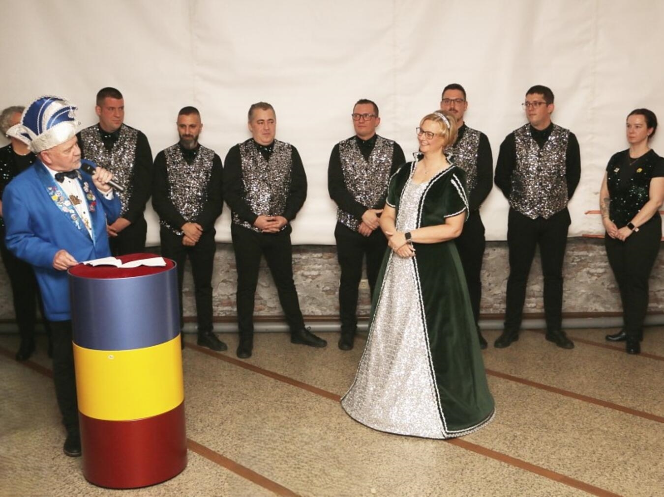 Prinzessin Nadine I. mit ihrer Garde. 