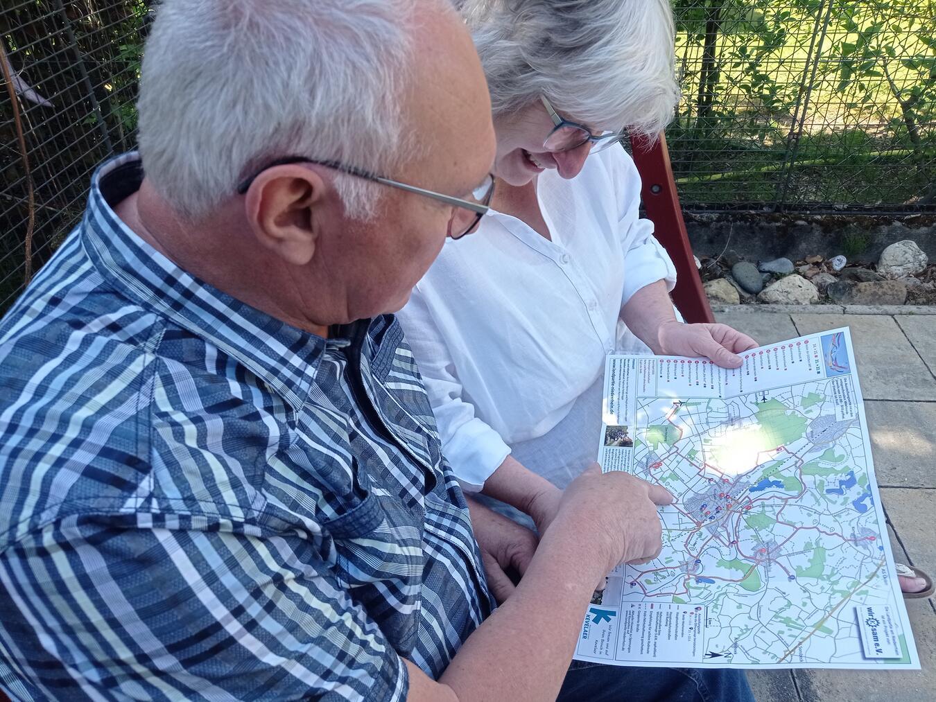 Programmheft und Radkarte zur Landpartie sind da. Foto: privat