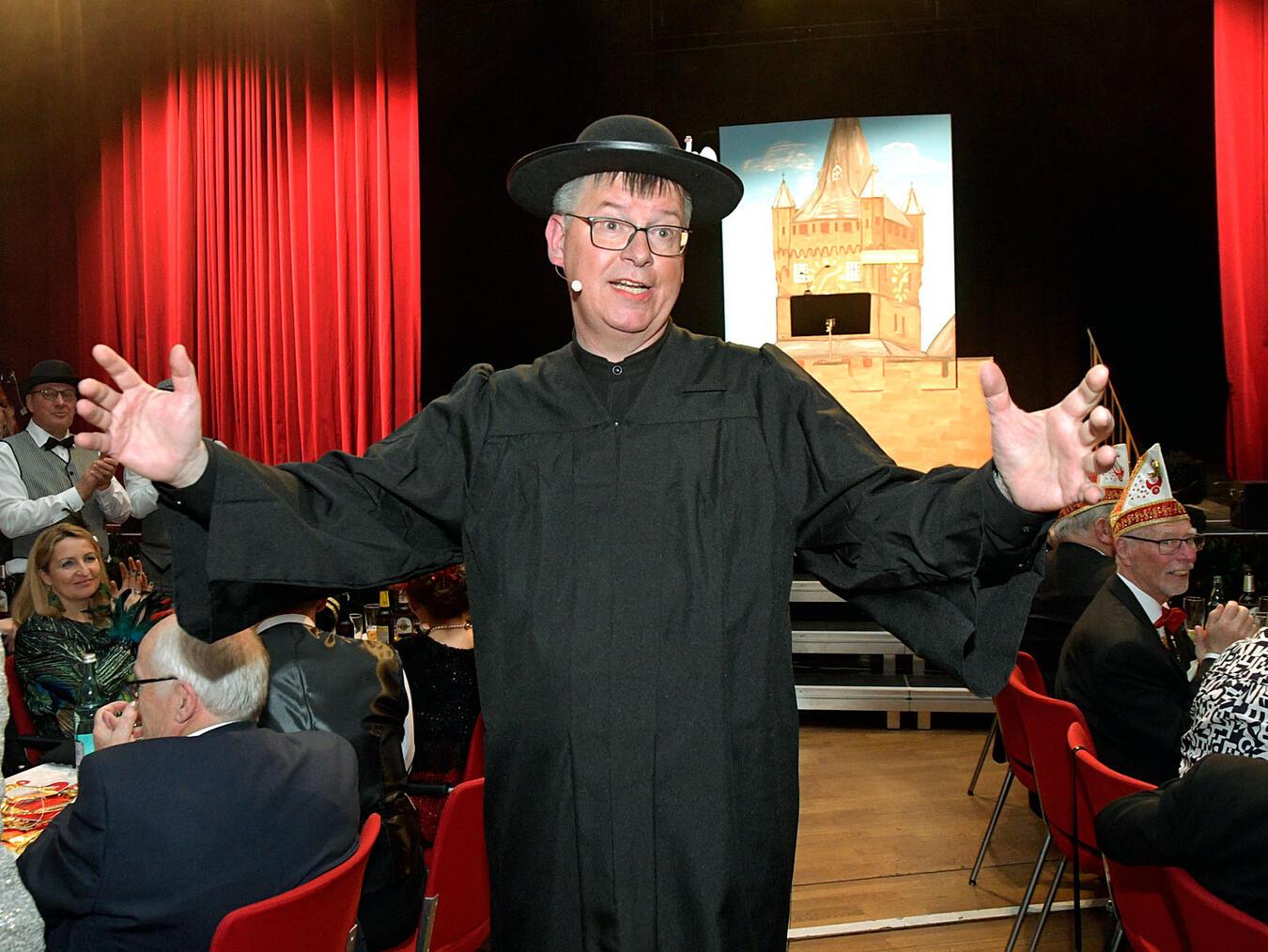 Propst Johannes Mecking ist der neue Schwanenritter. NN-Foto: Rüdiger Dehnen