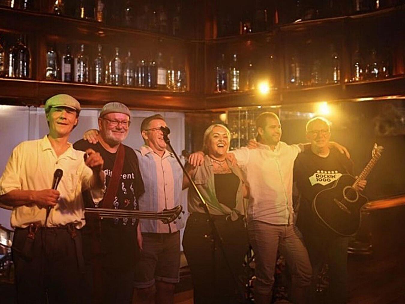 „Public Alehouse Underground“ spielen eine unterhaltsame Mischung aus britisch-irisch-amerikanischem Folk-Pop-Rock. Foto: privat