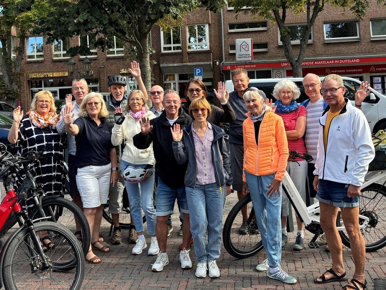 "Blühende Heide in der Hoge Veluwe während gemeinsamer Tour, organisiert vom Kneippverein, zur Heideblüte."