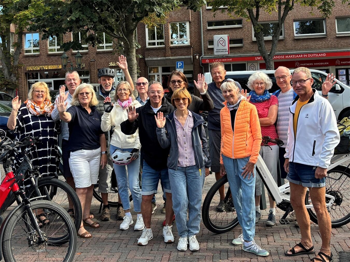 "Blühende Heide in der Hoge Veluwe während gemeinsamer Tour, organisiert vom Kneippverein, zur Heideblüte."