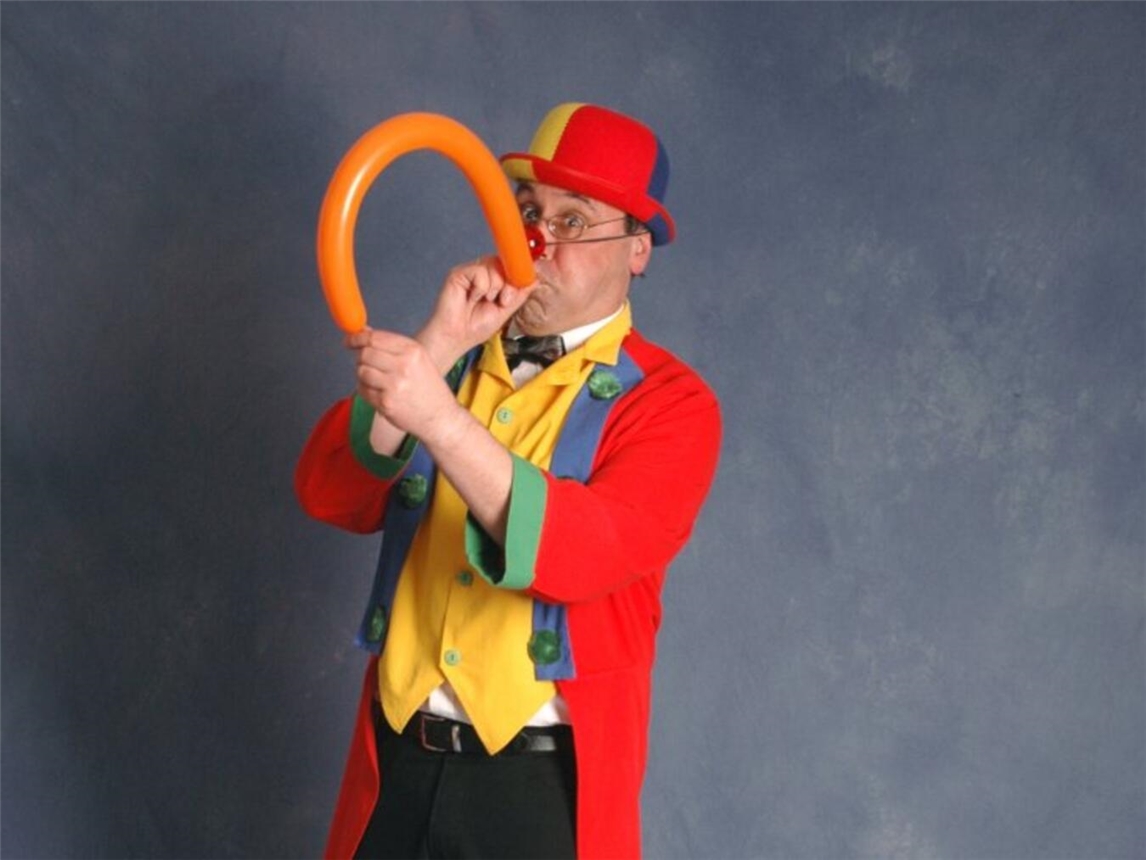 Rainer Niersmann sorgt für ein unterhaltsames Konzert.Foto: Rainer Niersmann