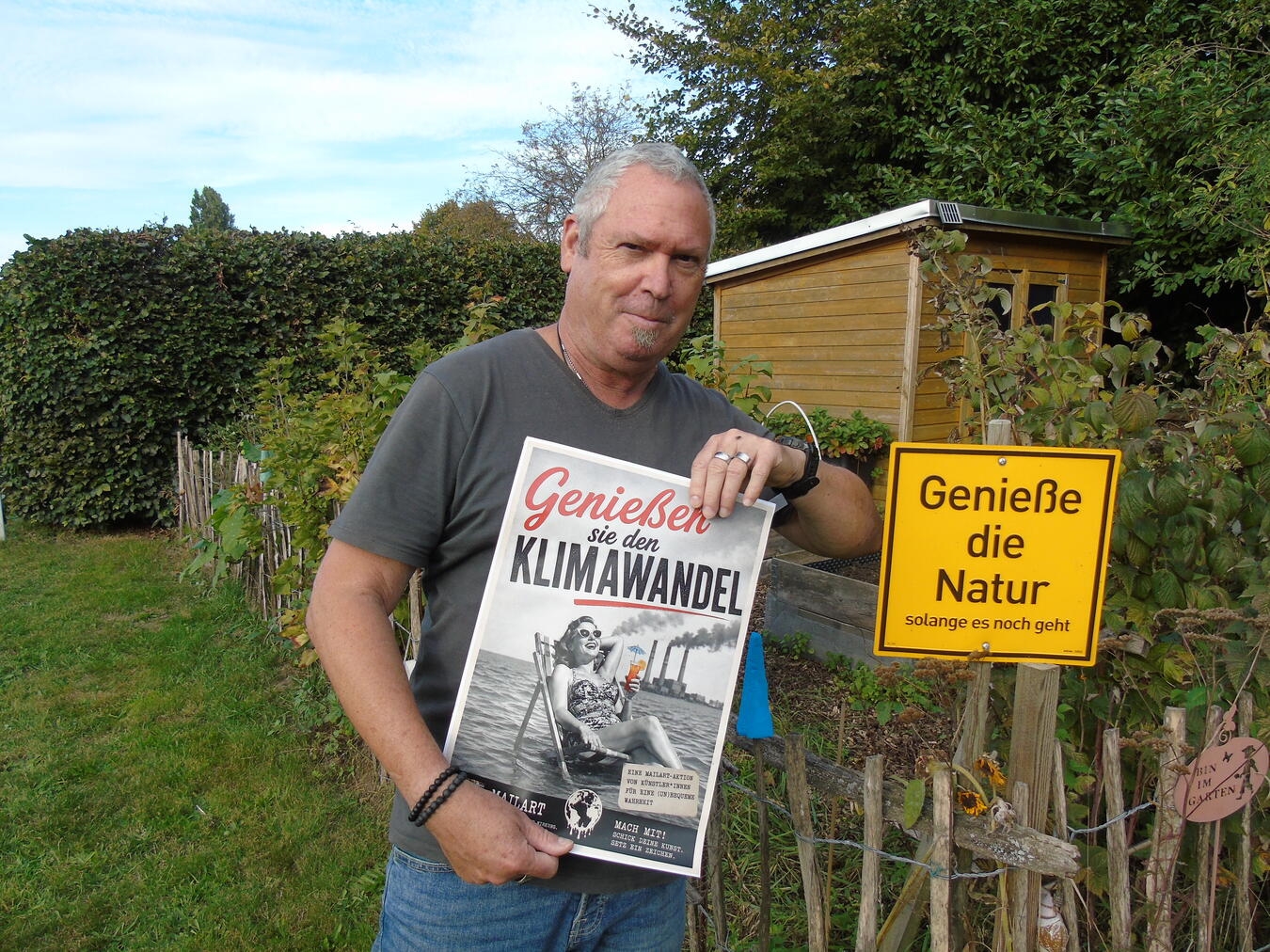 "Ralf Buchholz bei Ausstellungseröffnung am 17. Oktober, Einladung, Kunst, Kultur, Event"