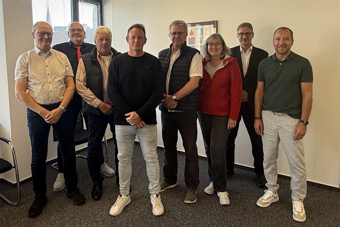 Ralf Püplichuisen, Stefan Reudenbach, Karl-Heinz van Rennings, Daniel Gatz, Walter Holtaappels, Beate Sibben, Dr. Dominik Pichler und Werner Barz (v.l.). Foto: Wallfahrtsstadt Kevelaer 