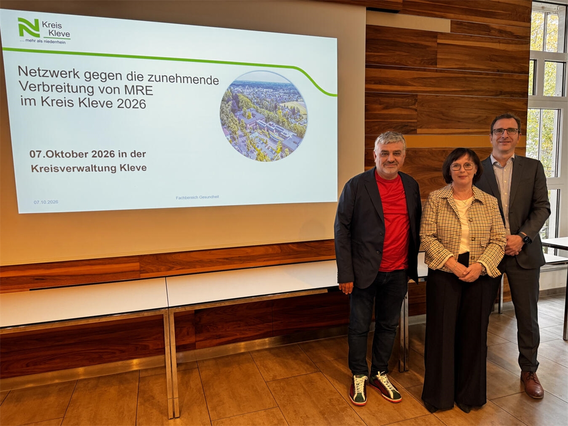 Referierten beim MRE-Netzwerktreffen im Kreishaus (v.l.): Dr. med. Ufuk Gündug, Dr. med. Martina Scherbaum und Dr. med. Reimund Hoheisel. Foto: Kreis Kleve
