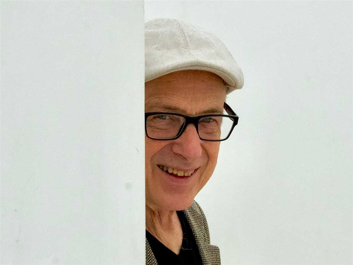 Rezitator Joachim Henn. Foto: Ralf Pollmann